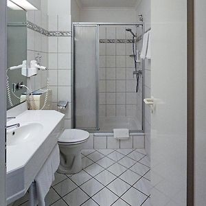 Zimmer mit zwei Einzelbetten